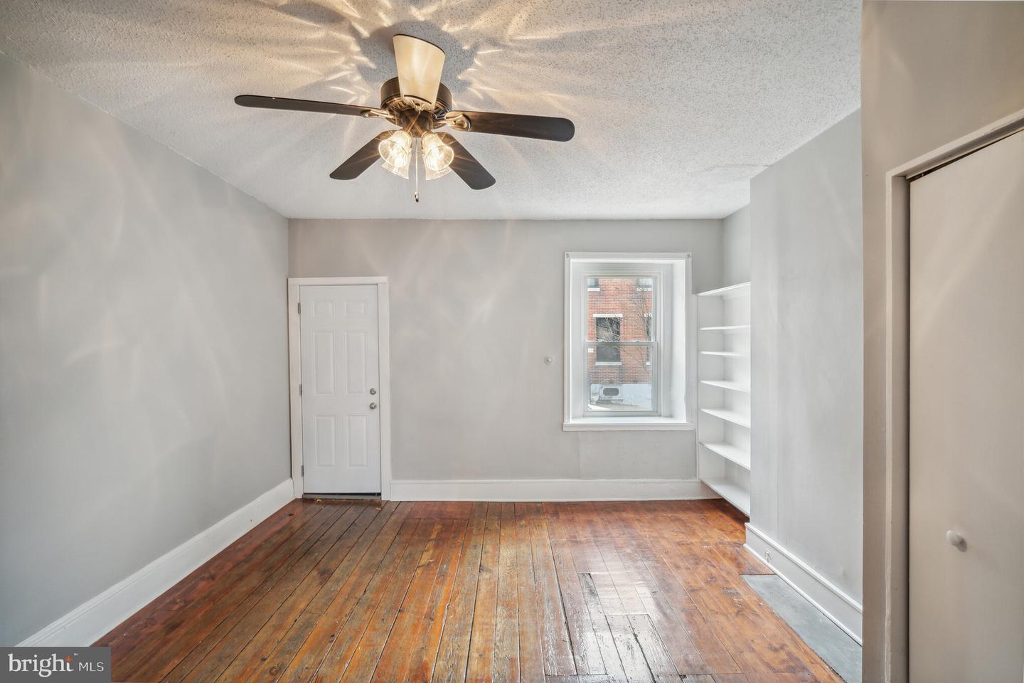 220 Dupont St