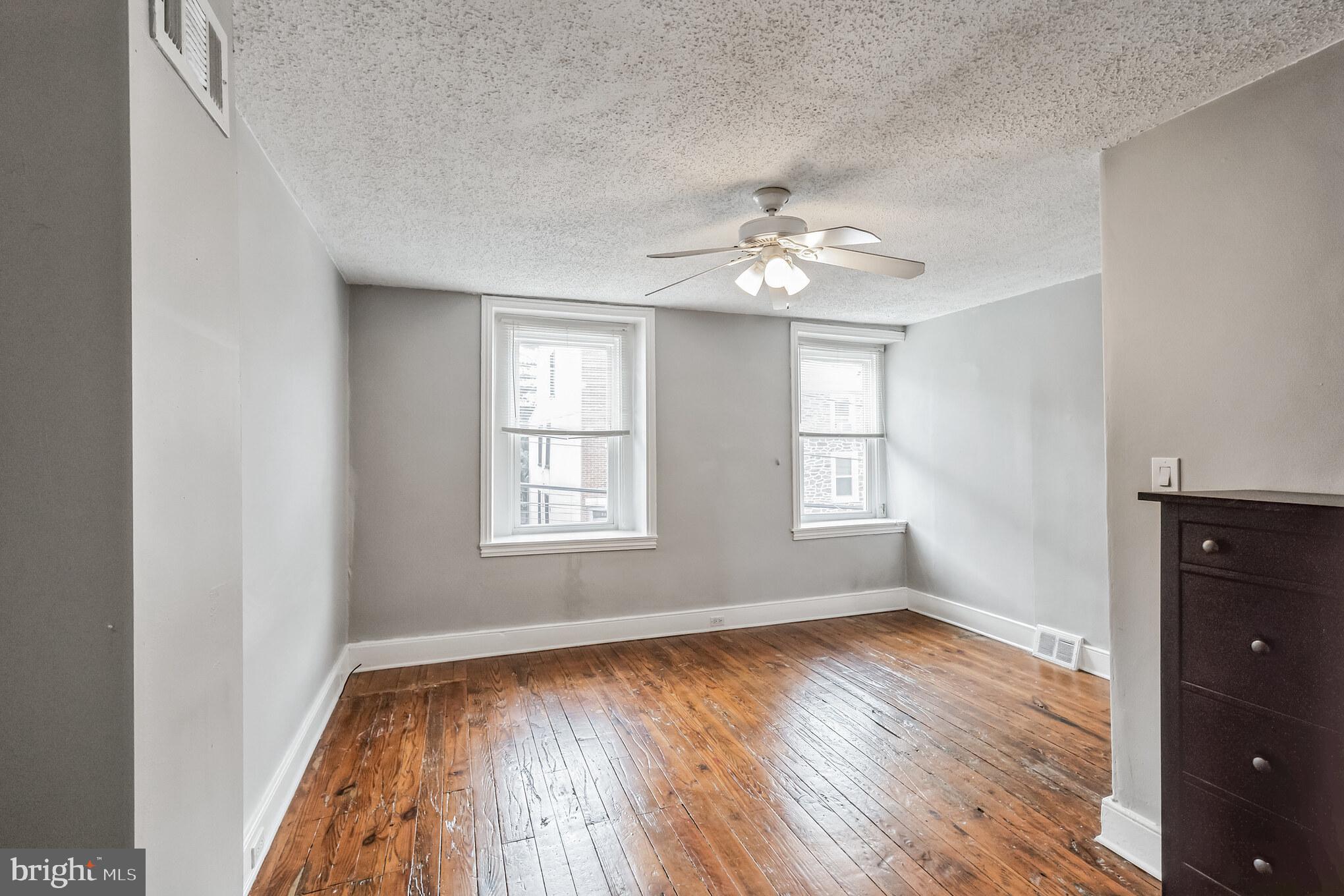 220 Dupont St