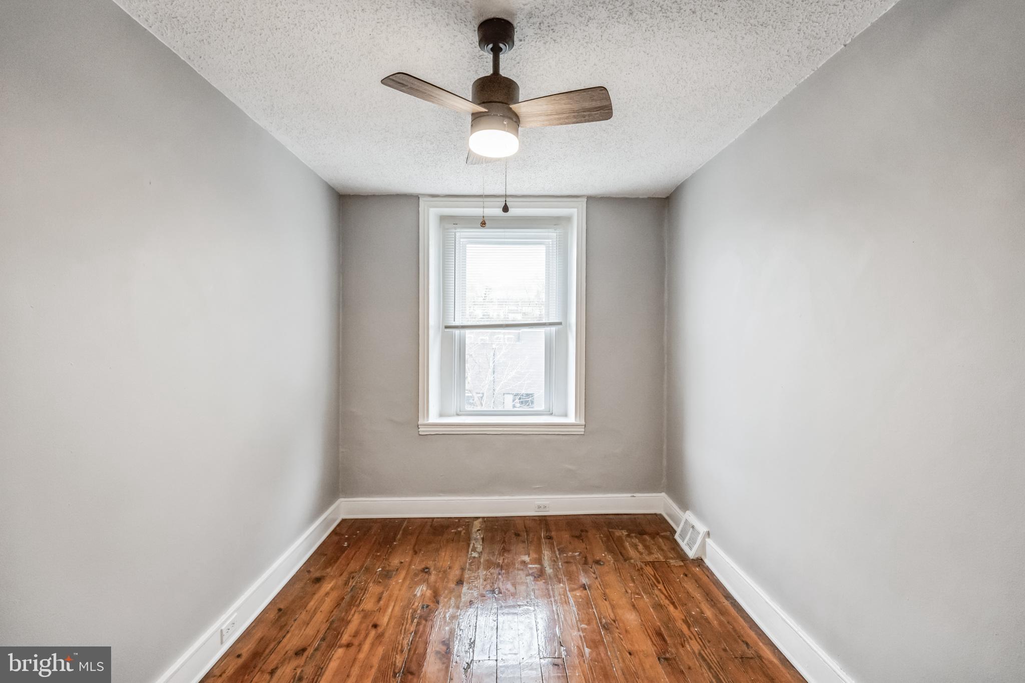 220 Dupont St