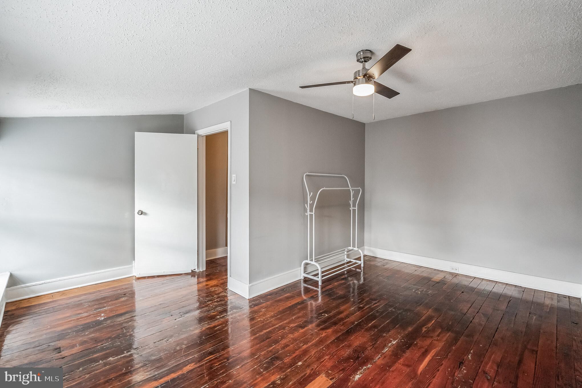 220 Dupont St