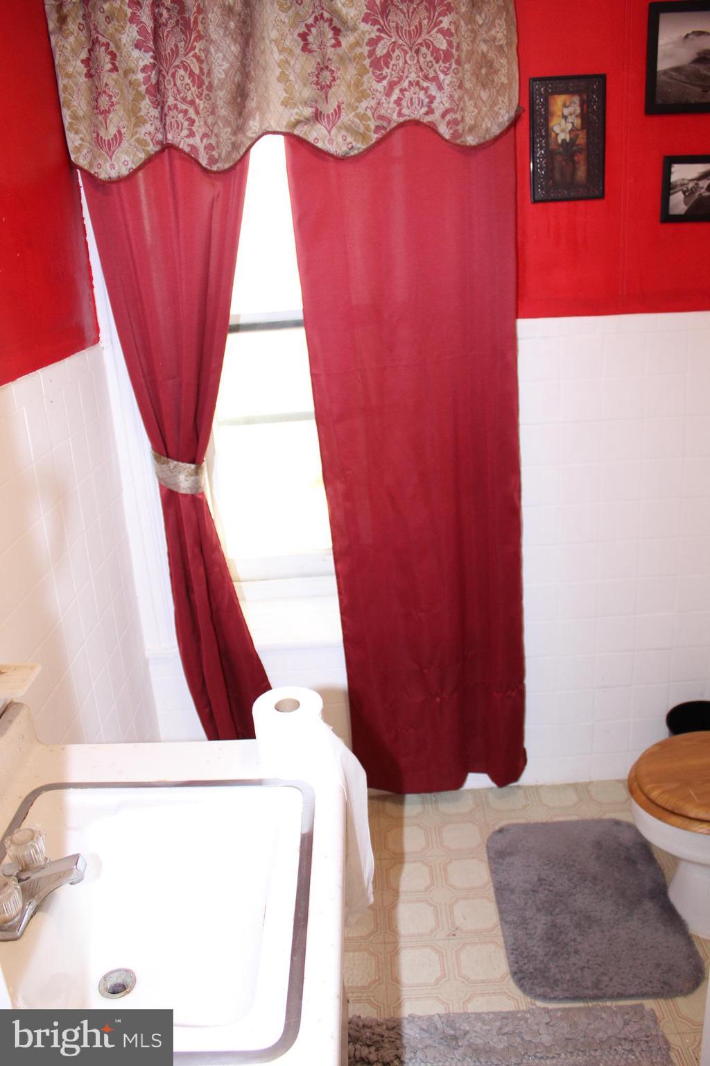 4144 FREELAND AVE #2