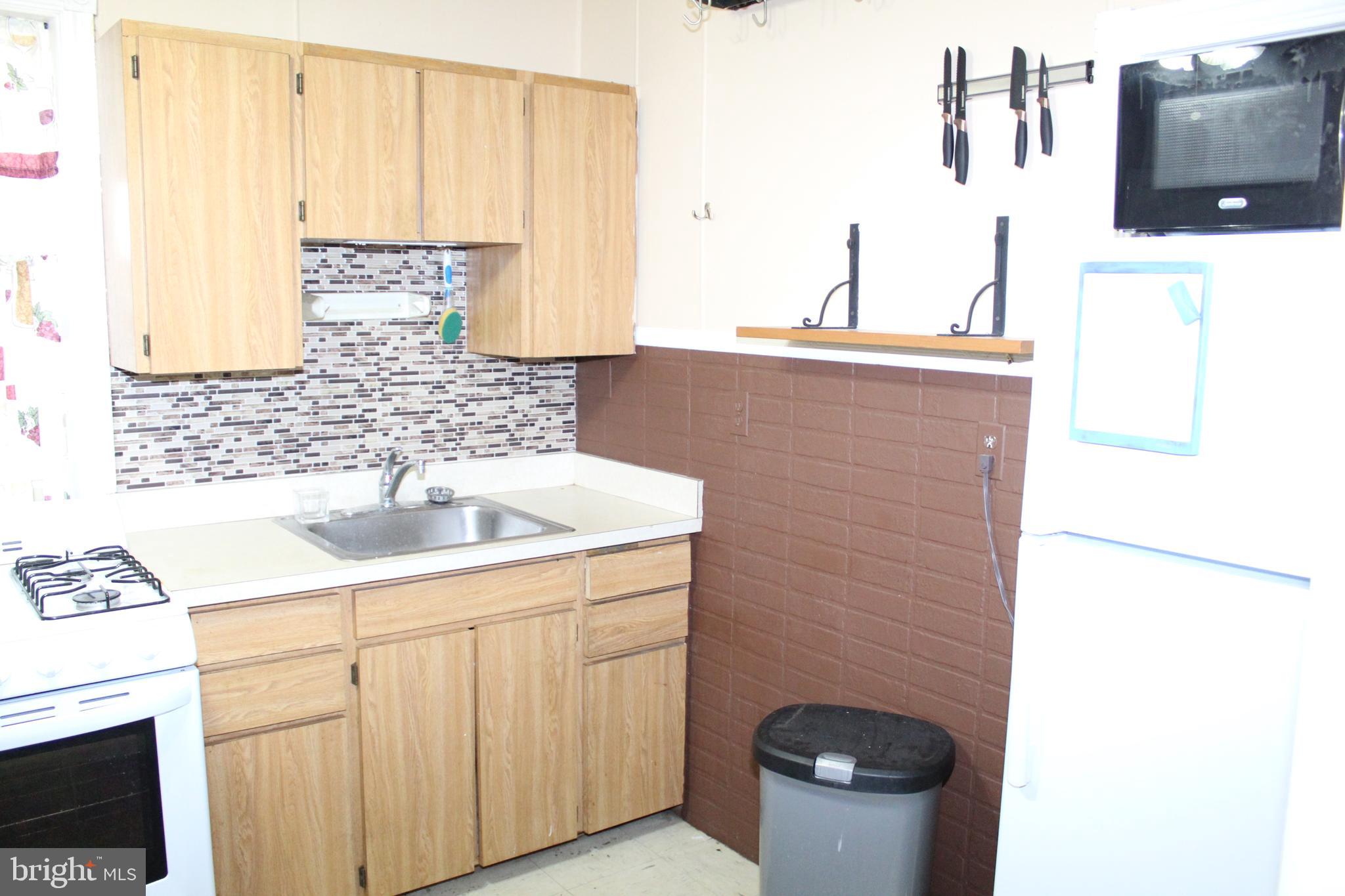 4144 FREELAND AVE #2