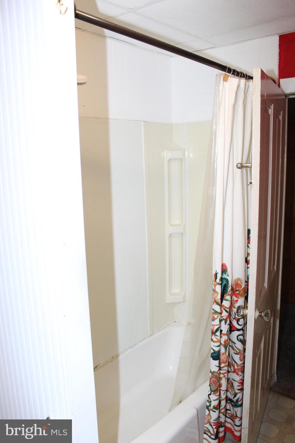 4144 FREELAND AVE #2