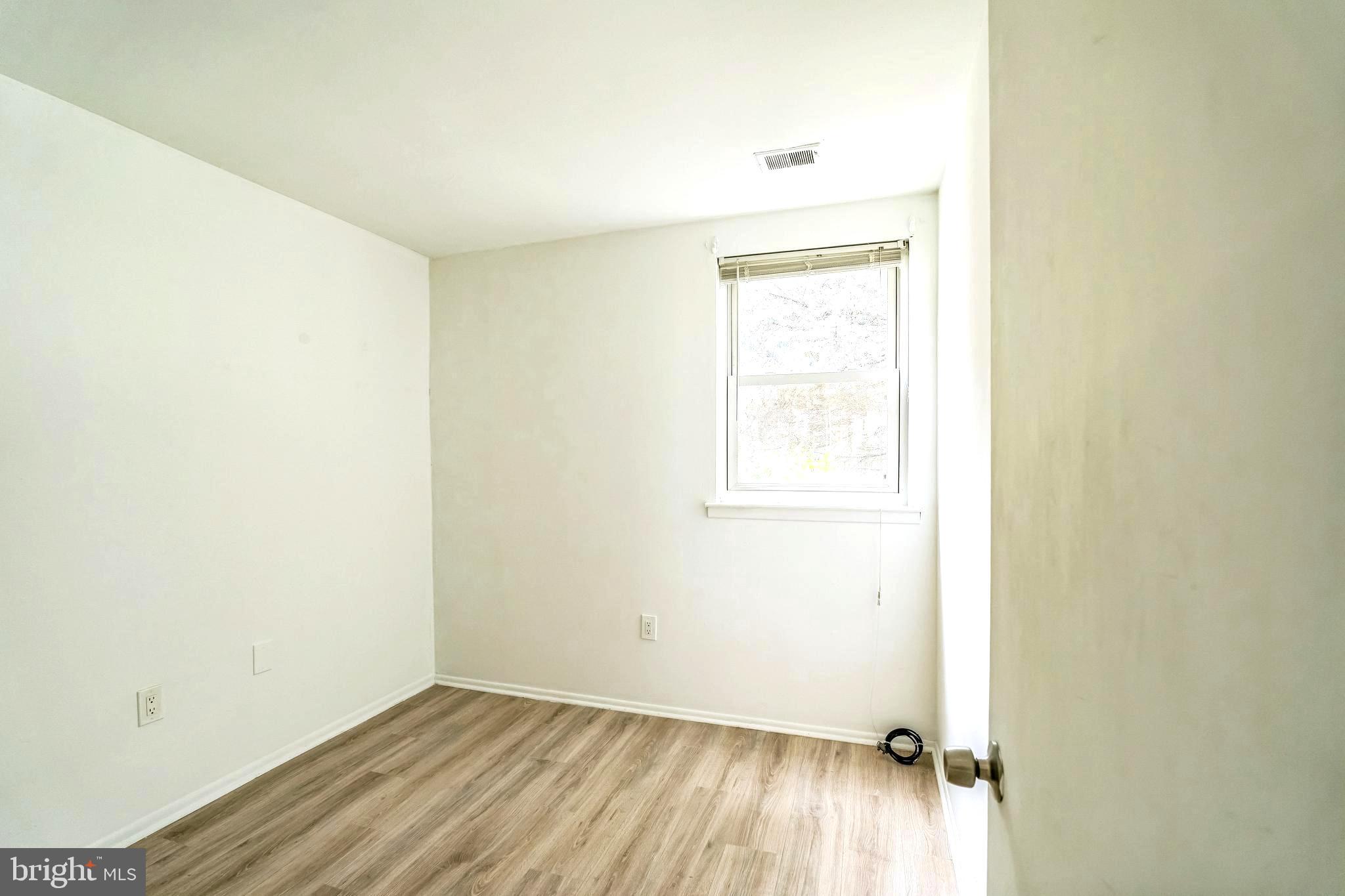 4616 SILVERWOOD STREET 1