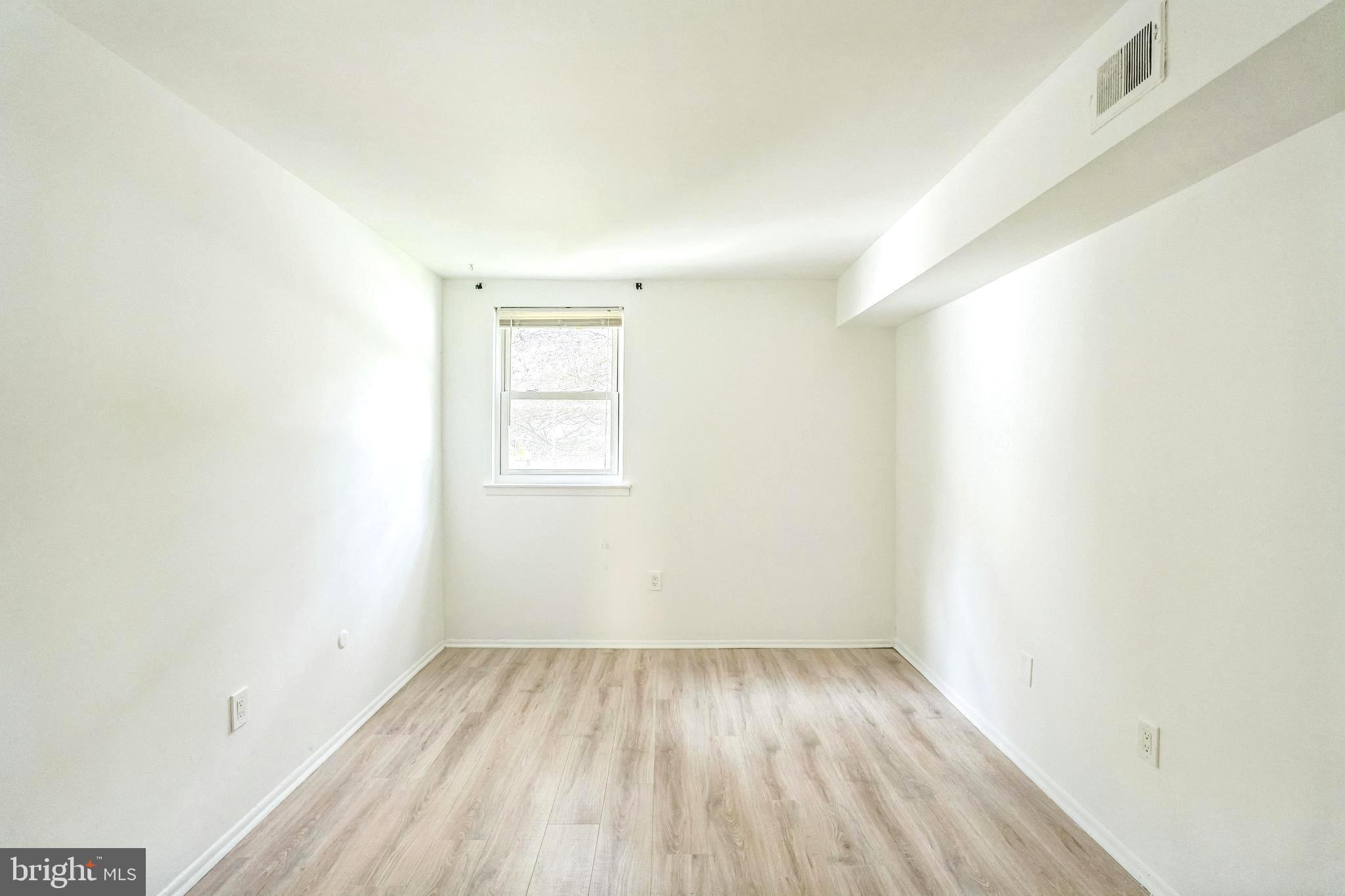 4616 SILVERWOOD STREET 1