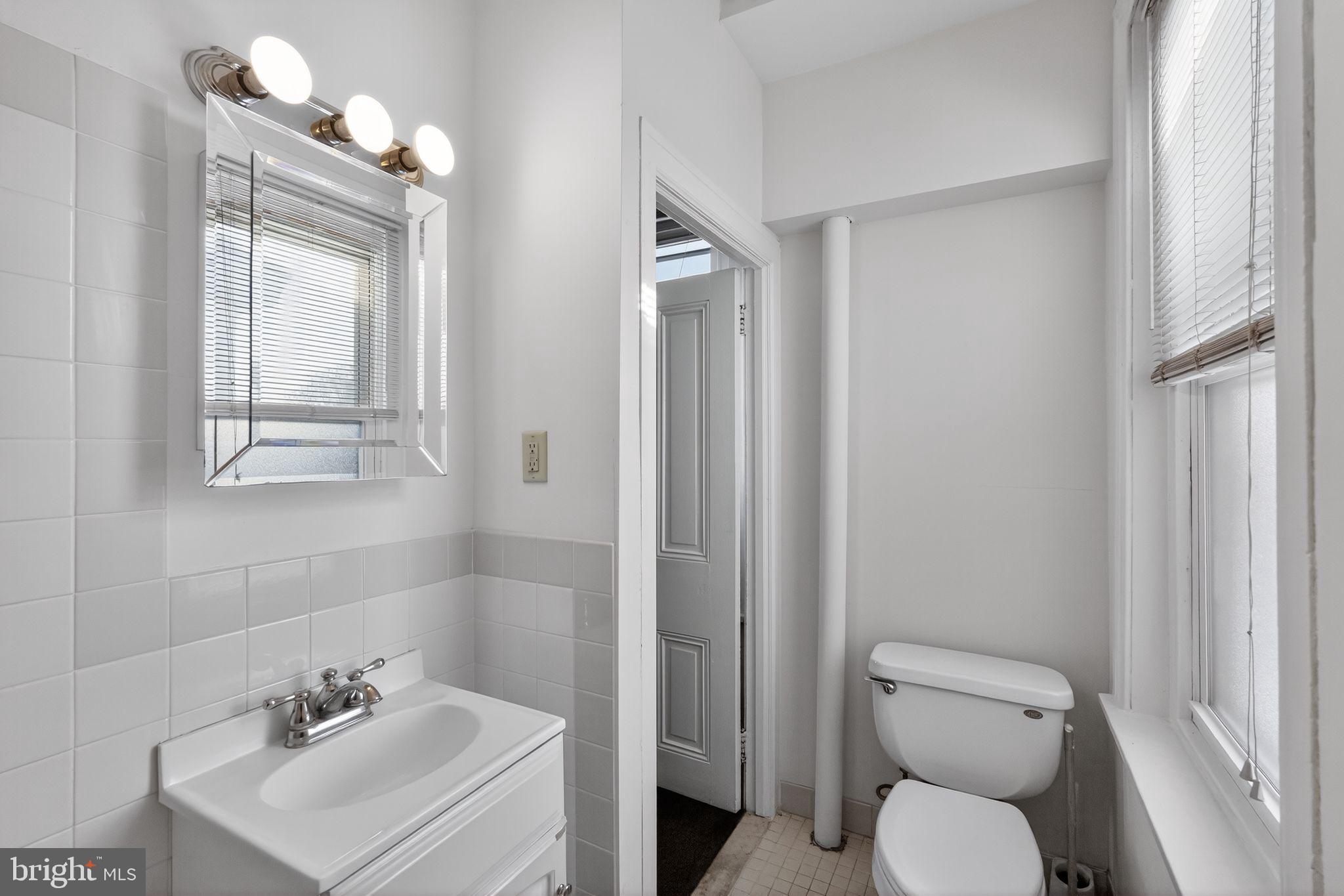 459 MARTIN STREET 2F