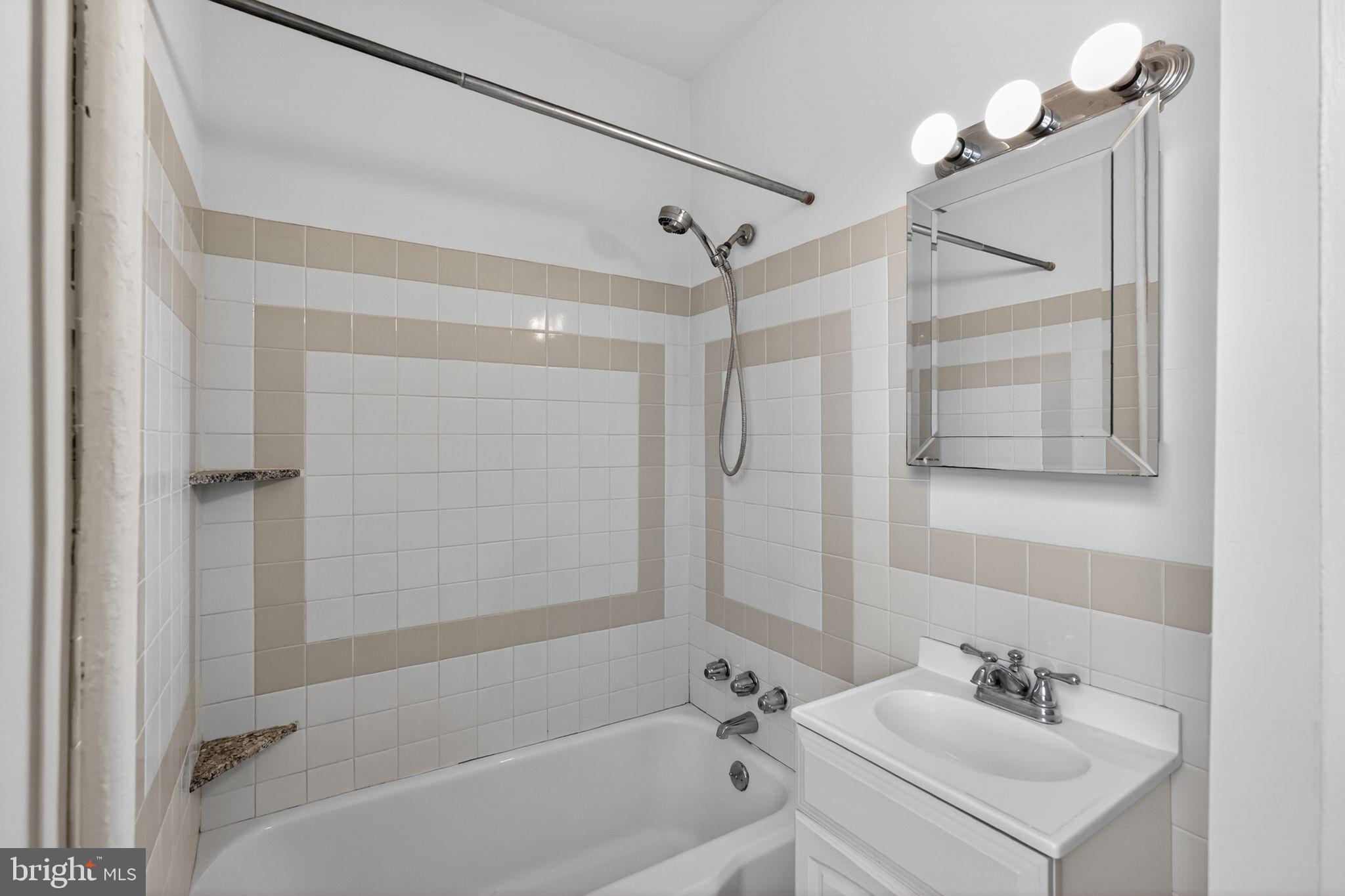 459 MARTIN STREET 2F