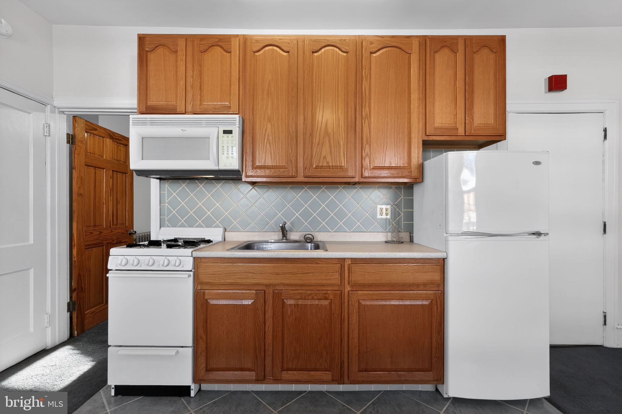 459 MARTIN STREET 2F