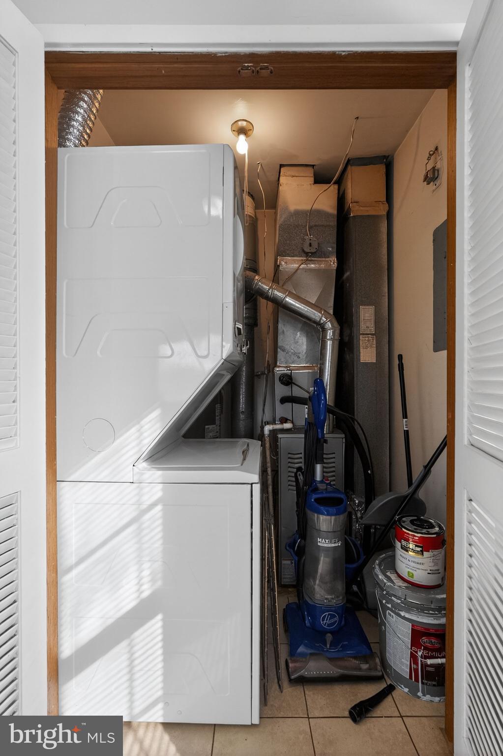 426 HARMON ROAD 2 FLR