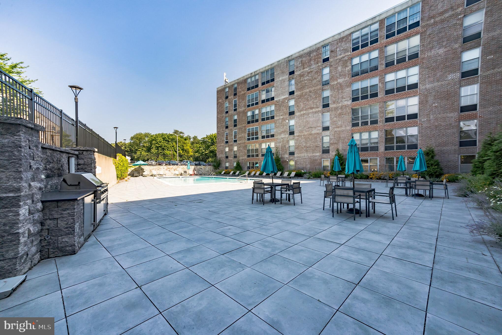 6100 HENRY AVENUE 4I