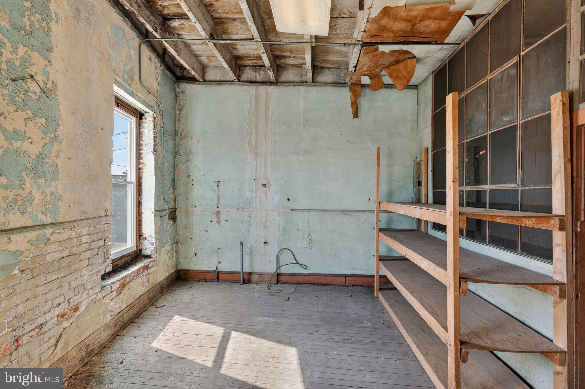 928 S 5TH STREET
