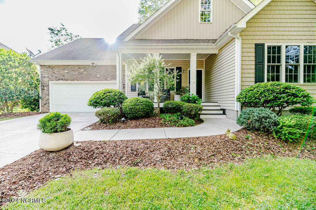 70 Lake View Drive E