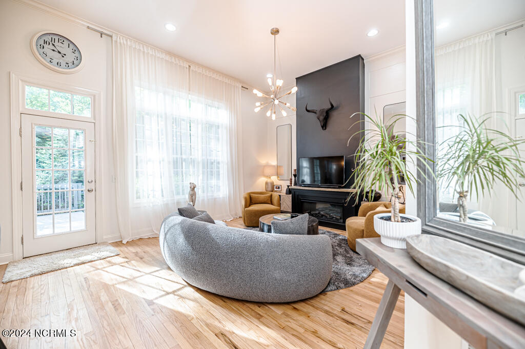 70 Lake View Drive E