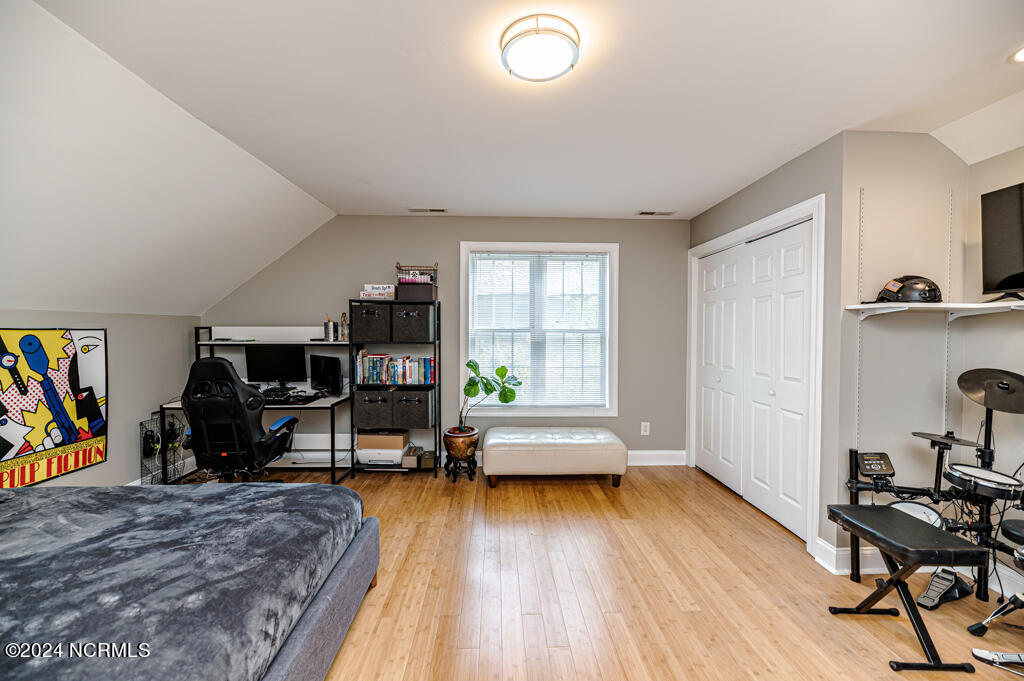 70 Lake View Drive E