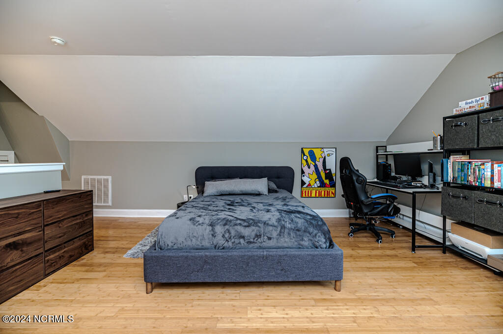 70 Lake View Drive E