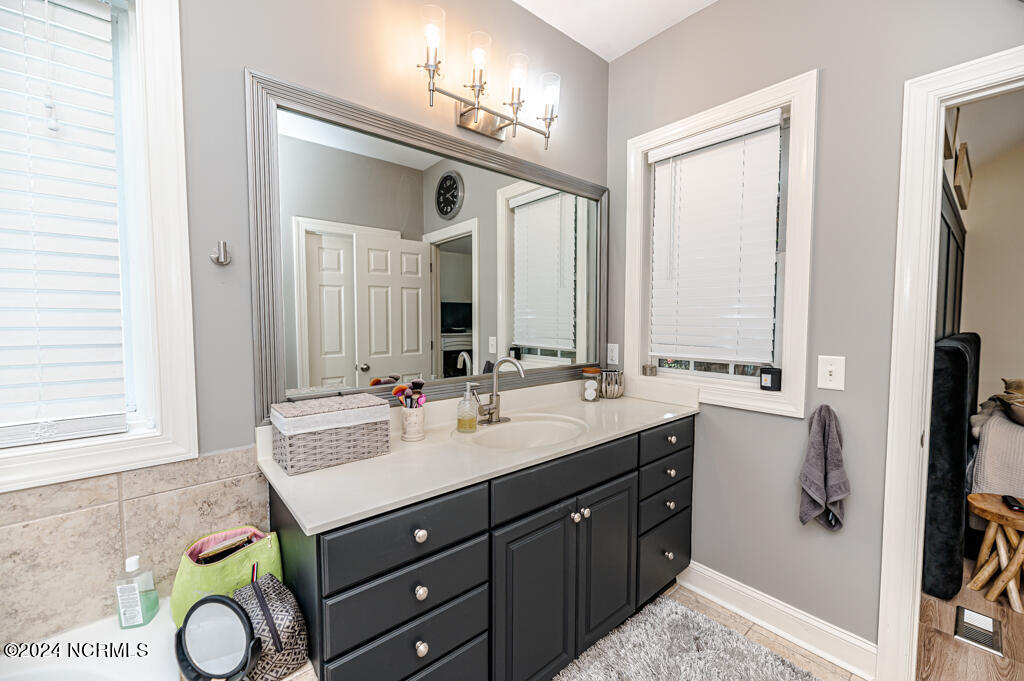 70 Lake View Drive E