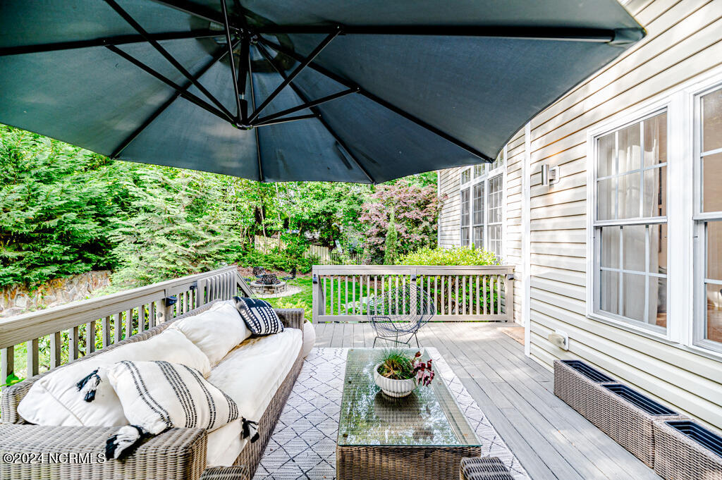 70 Lake View Drive E