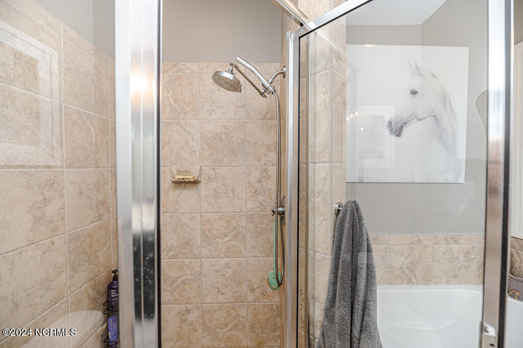 70 Lake View Drive E