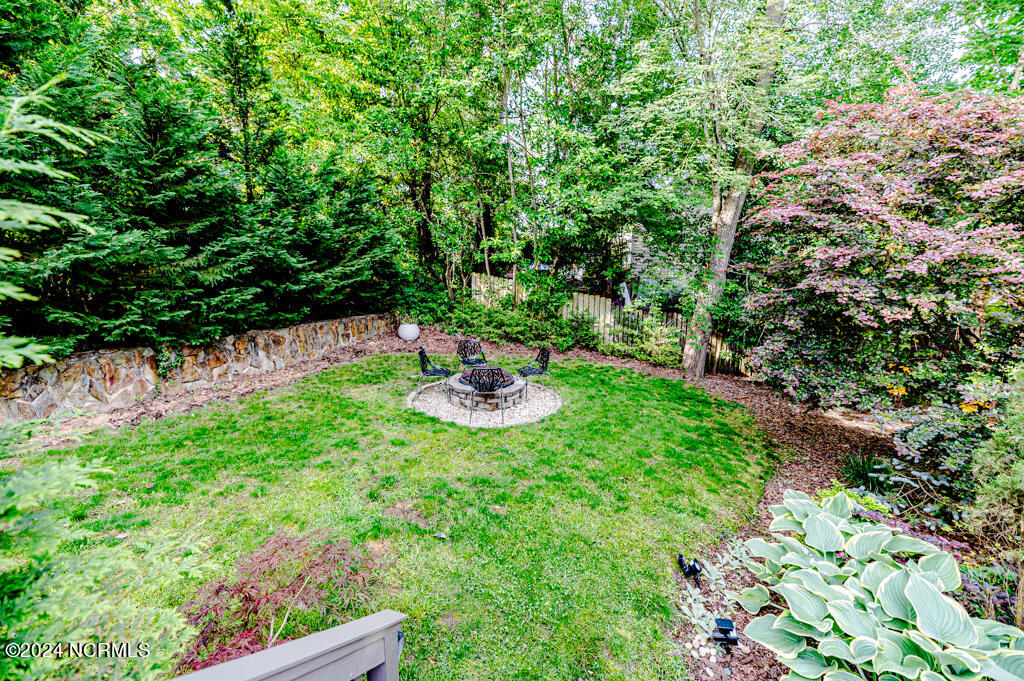 70 Lake View Drive E