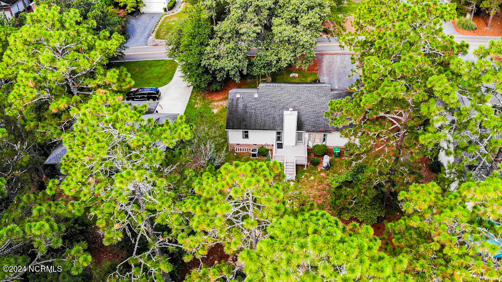 2420 W Longleaf Drive