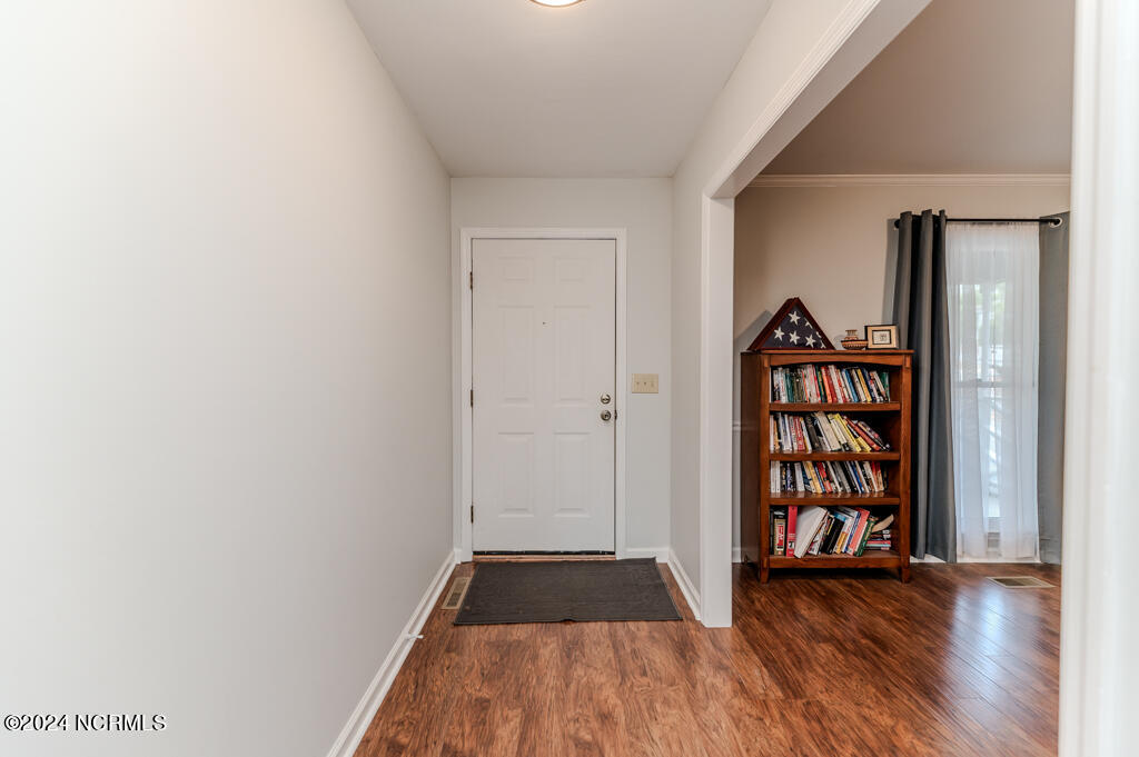 2420 W Longleaf Drive