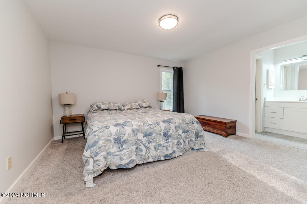 2420 W Longleaf Drive