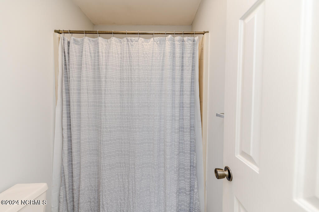 2420 W Longleaf Drive