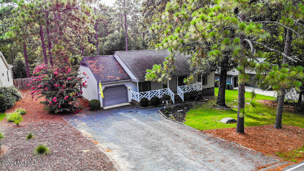 2420 W Longleaf Drive