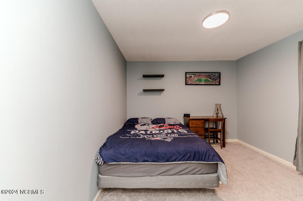 2420 W Longleaf Drive