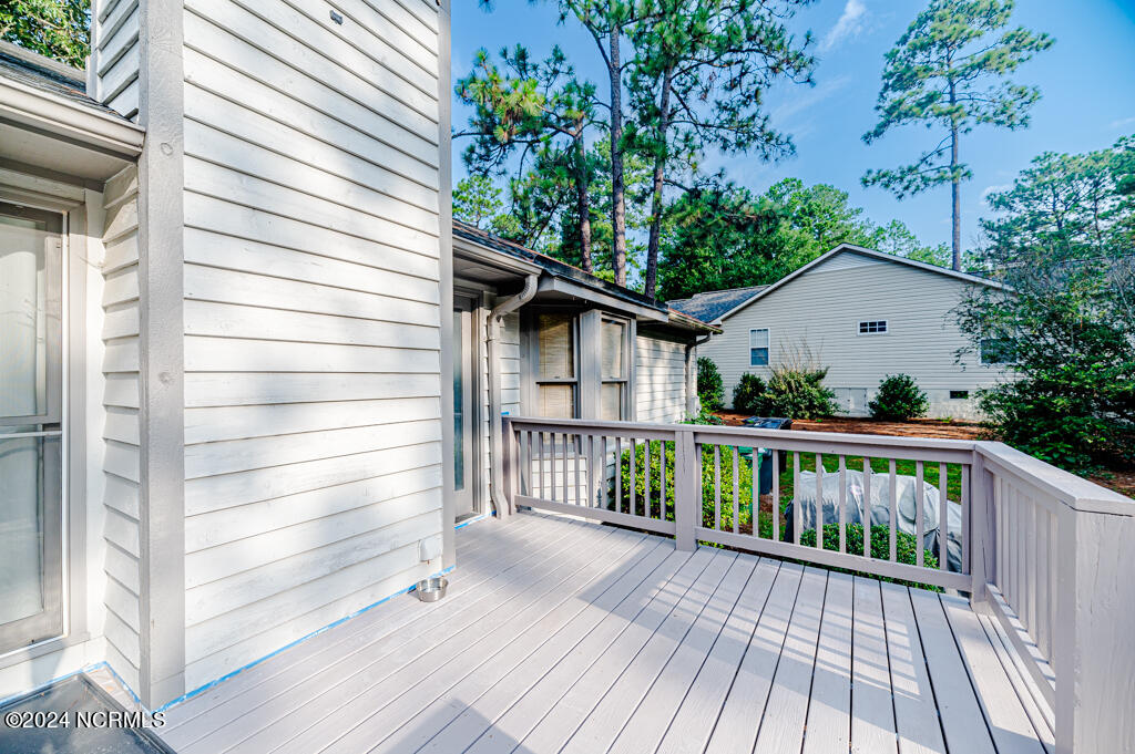 2420 W Longleaf Drive