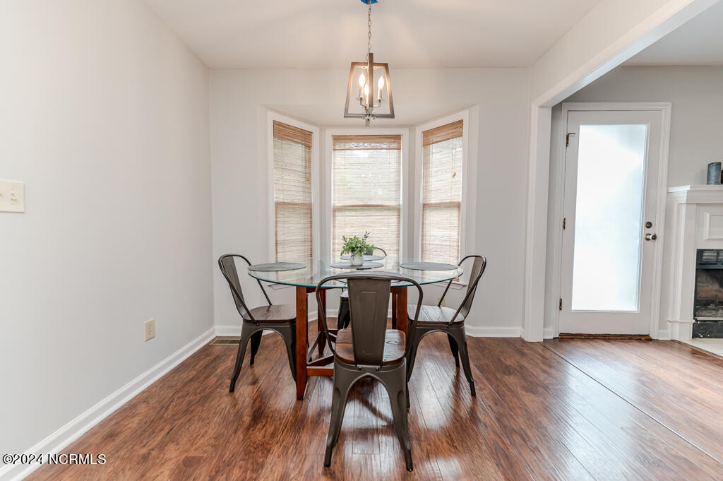 2420 W Longleaf Drive