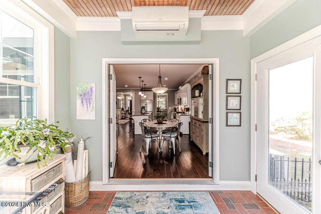 295 N Bracken Fern Lane