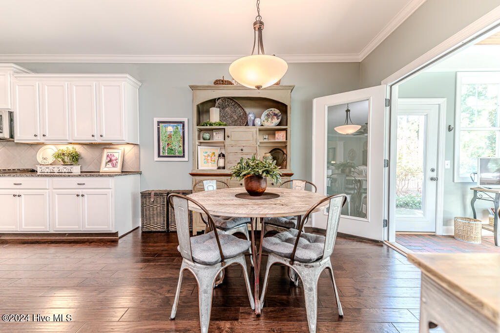 295 N Bracken Fern Lane