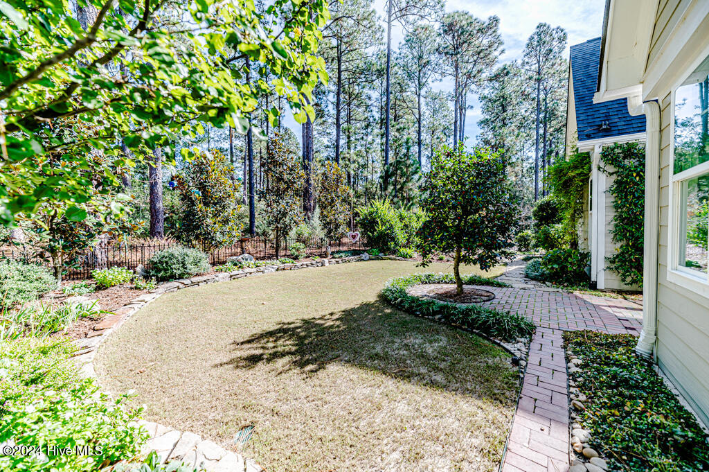 295 N Bracken Fern Lane