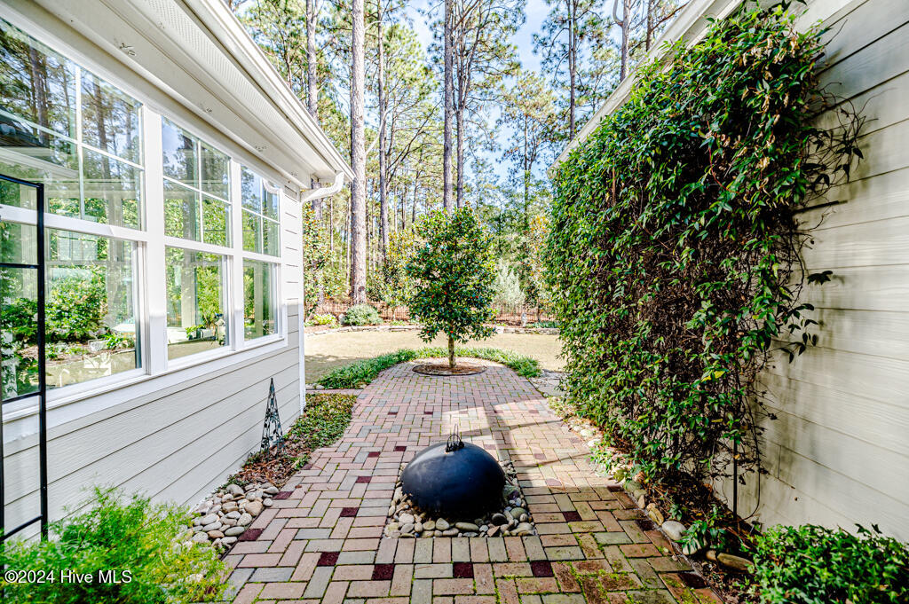 295 N Bracken Fern Lane