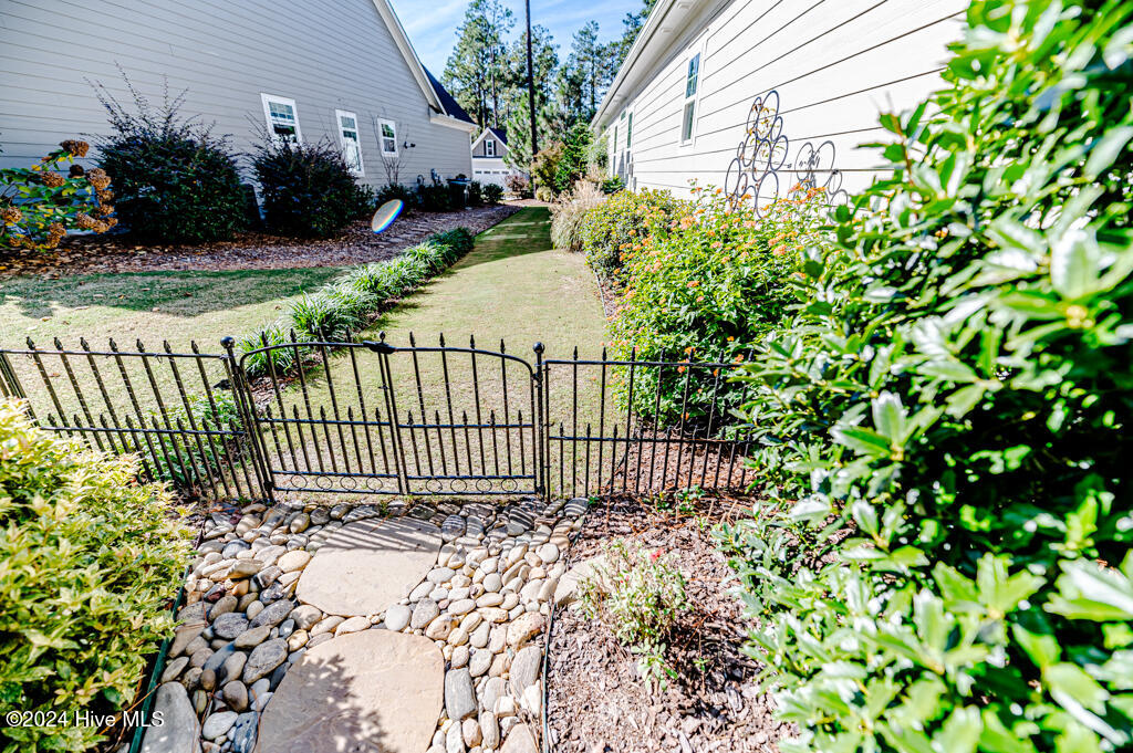 295 N Bracken Fern Lane