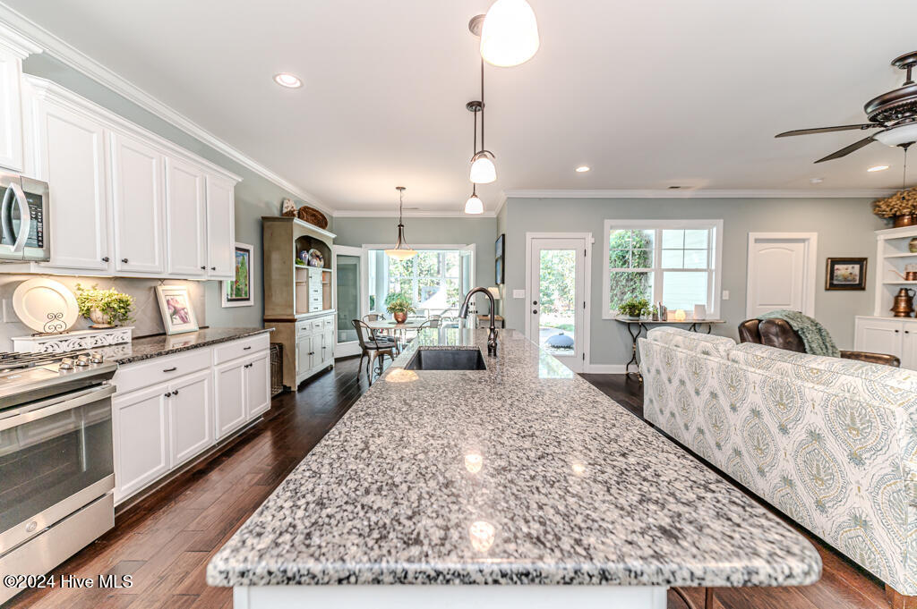 295 N Bracken Fern Lane