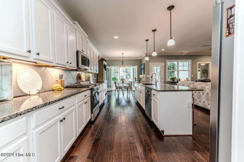 295 N Bracken Fern Lane