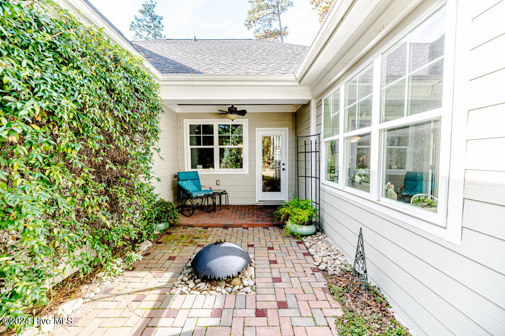 295 N Bracken Fern Lane