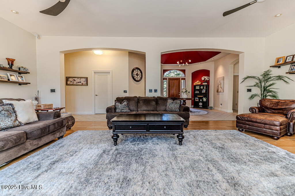 835 Lake Dornoch Drive
