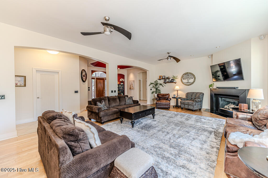 835 Lake Dornoch Drive