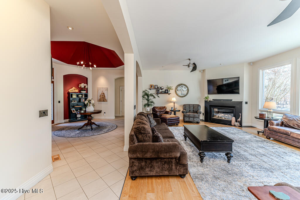 835 Lake Dornoch Drive