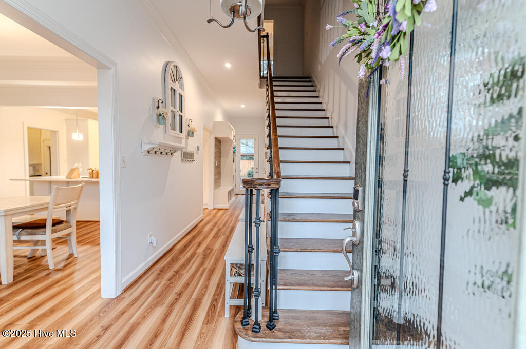 445 SE Lake Forest Drive