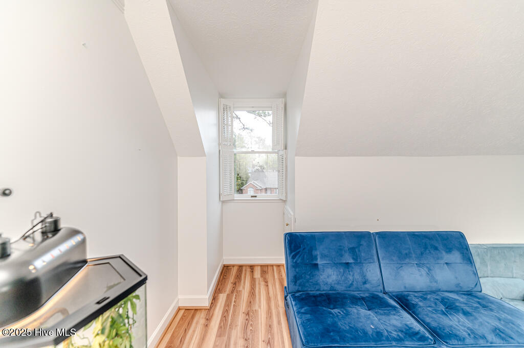 445 SE Lake Forest Drive