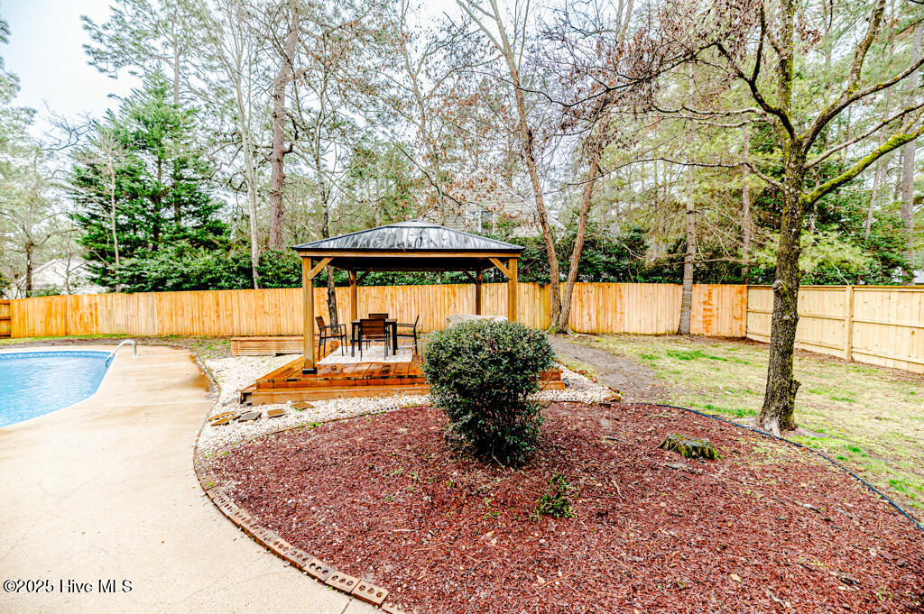 445 SE Lake Forest Drive