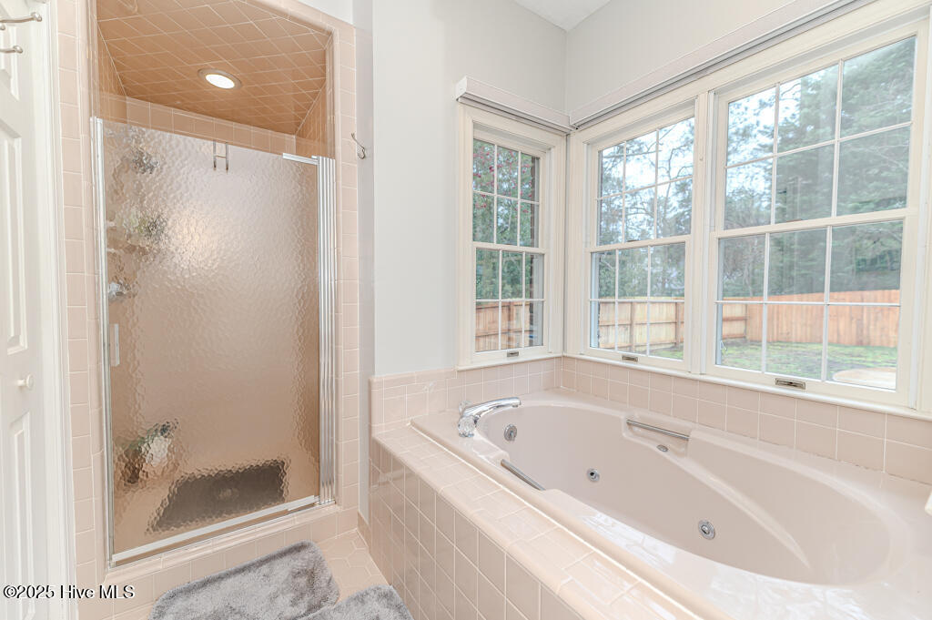 445 SE Lake Forest Drive