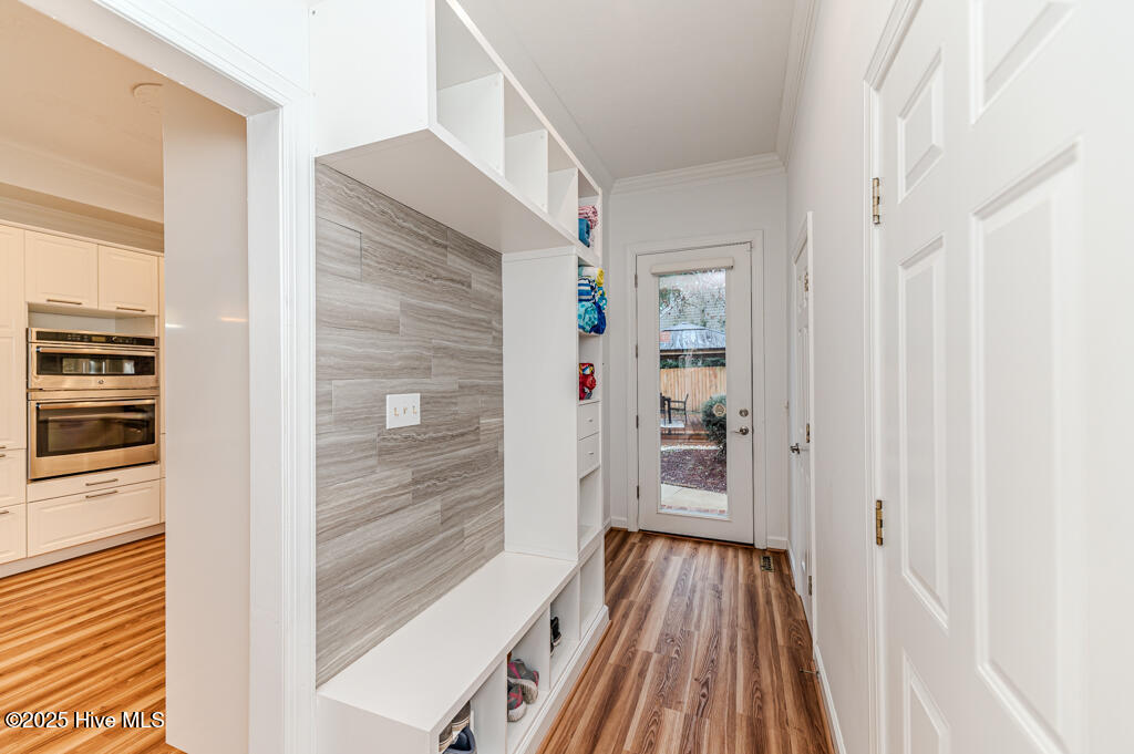 445 SE Lake Forest Drive