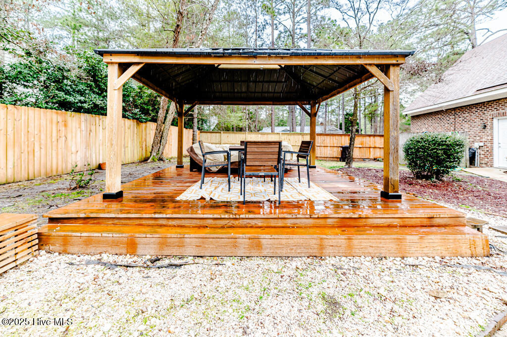 445 SE Lake Forest Drive