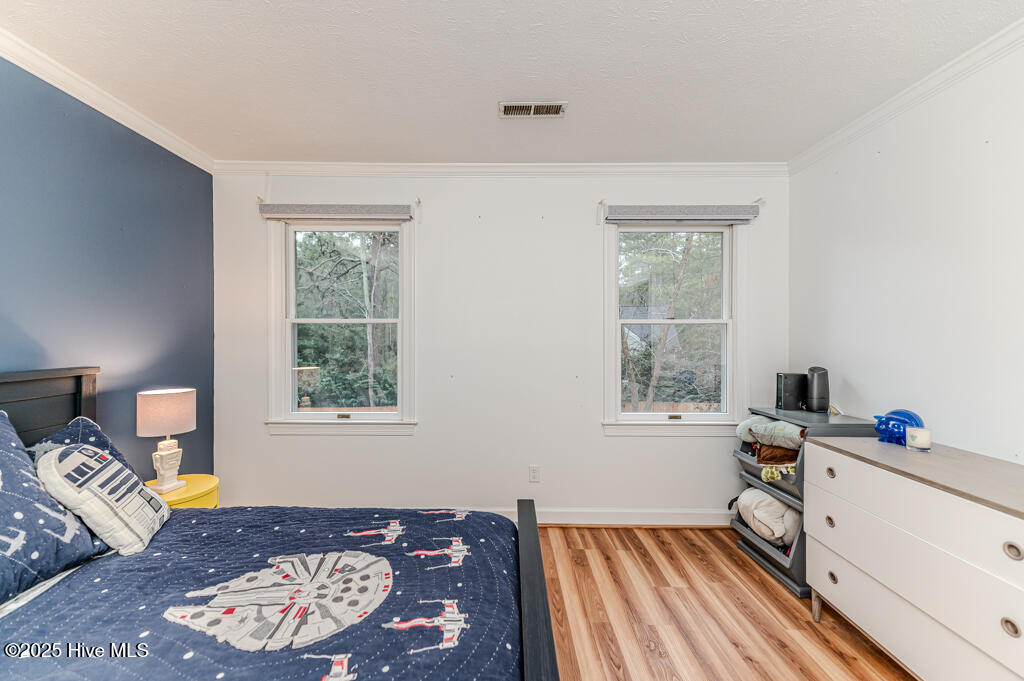 445 SE Lake Forest Drive