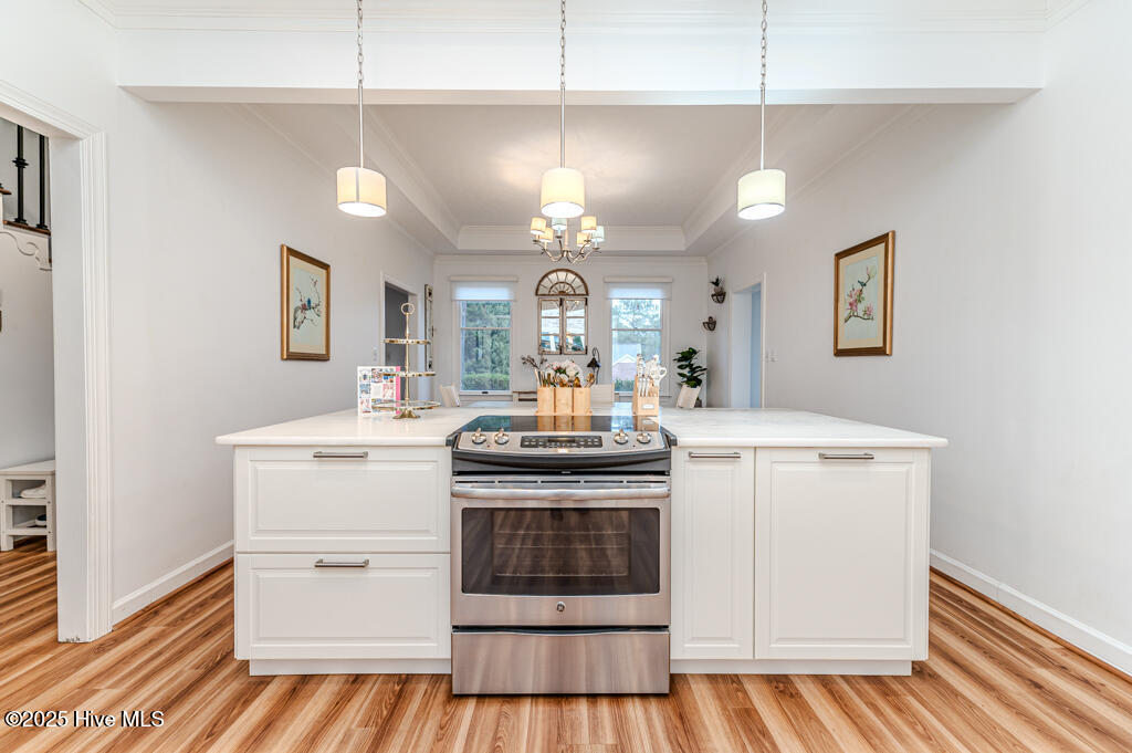 445 SE Lake Forest Drive